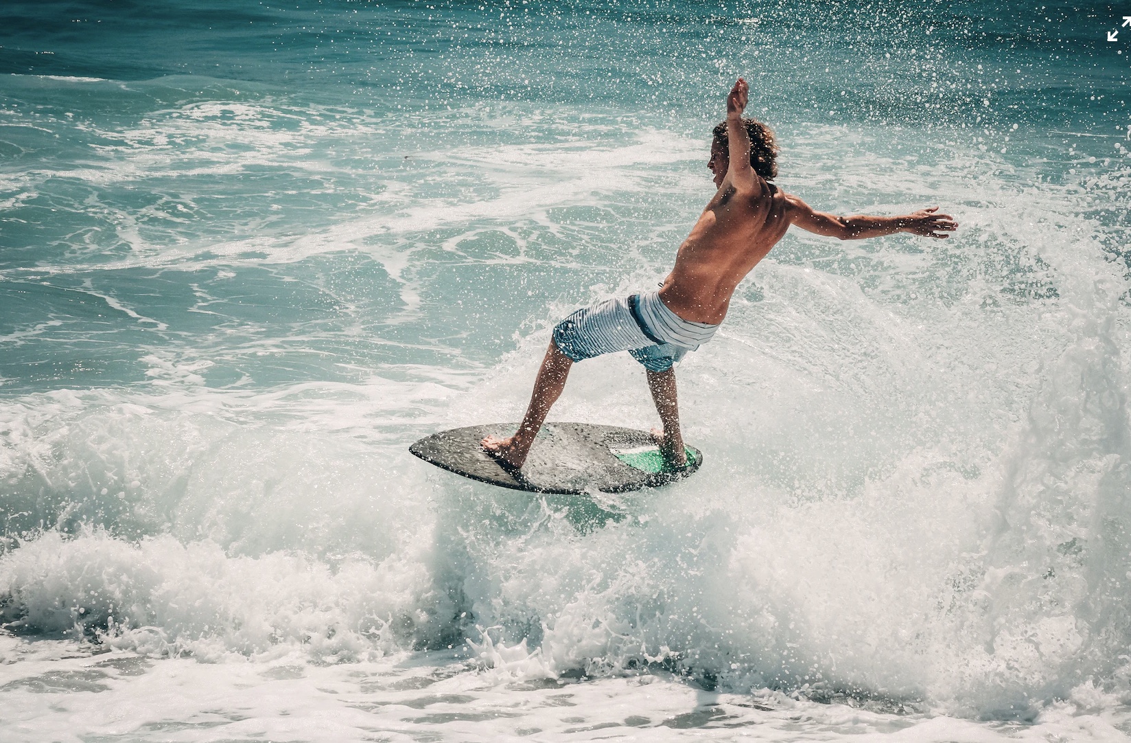 Everything you need to know about the Skimboarding competition on the beach ! Jackalope